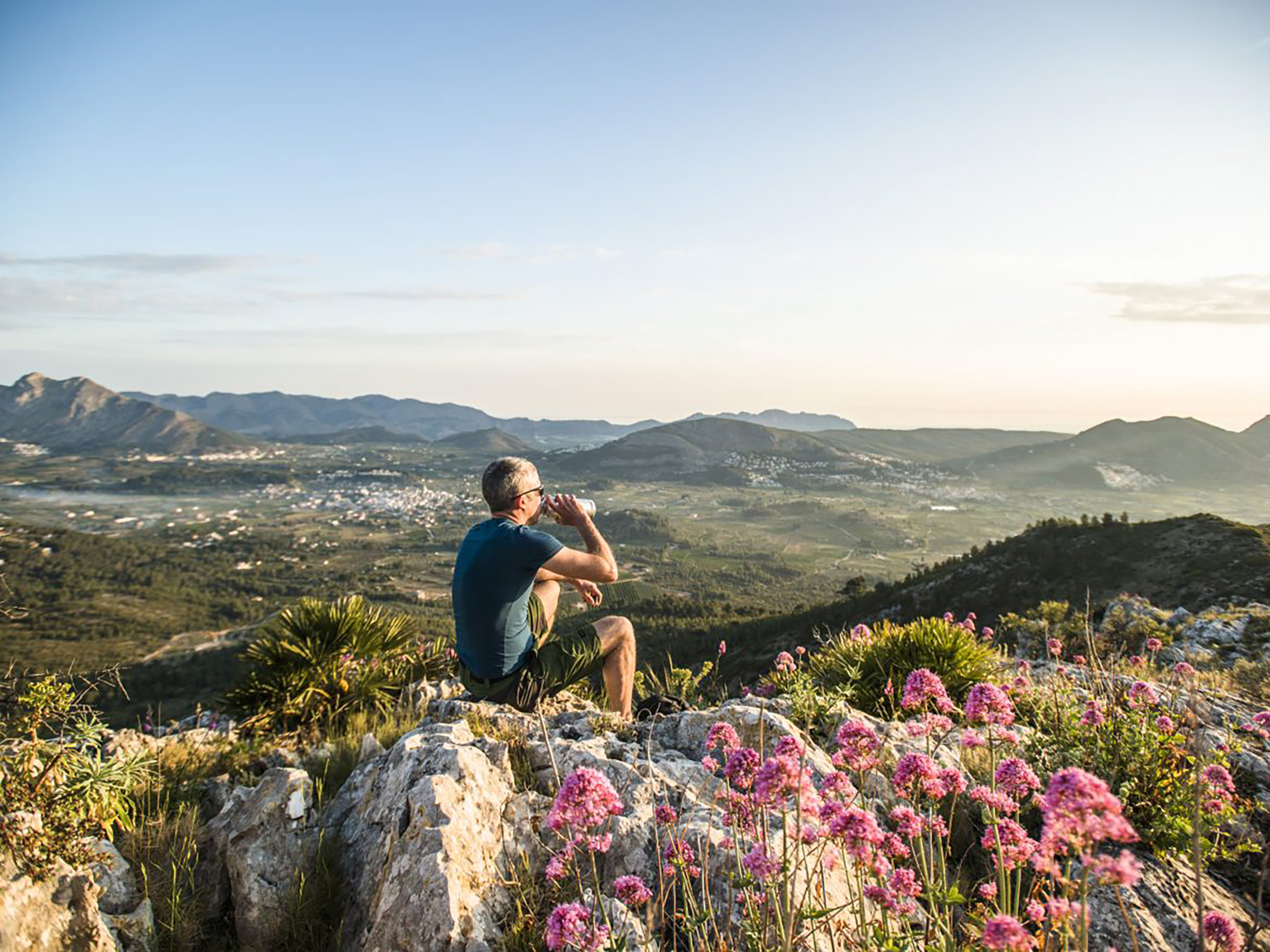 retreat-hiking-4-to-3